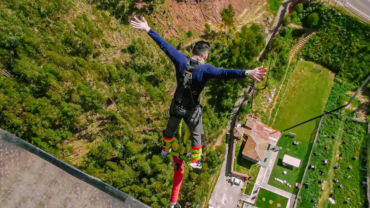 BUNGEE JUMPING MEDIO DIA