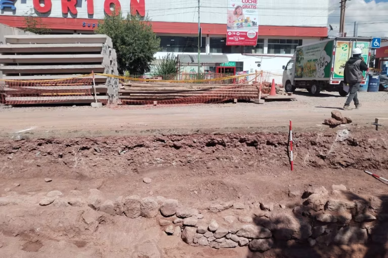Descubren tramo de camino inca vinculado al Qollasuyo durante obras de drenaje pluvial en Cusco