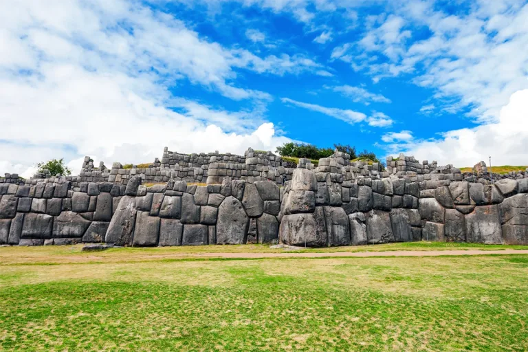 Cusco alista una misa multitudinaria en Sacsayhuamán ante la llegada del papa León XIV