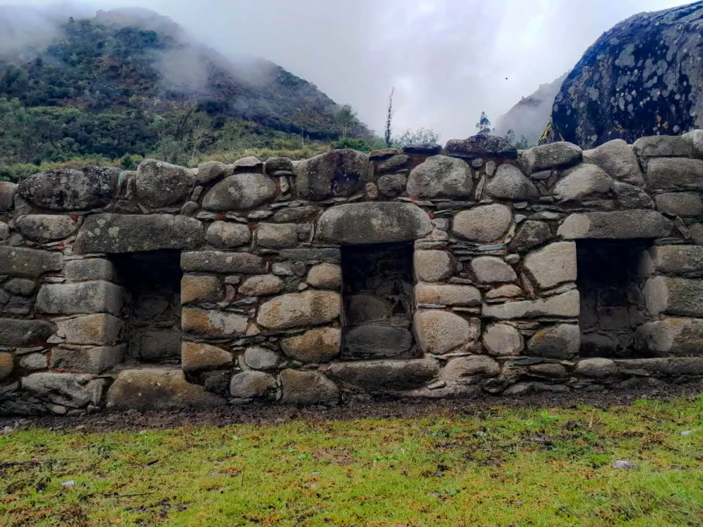 centro-arquelogico-de-nusta-hispana-yuraq-rumi-vilcabamba