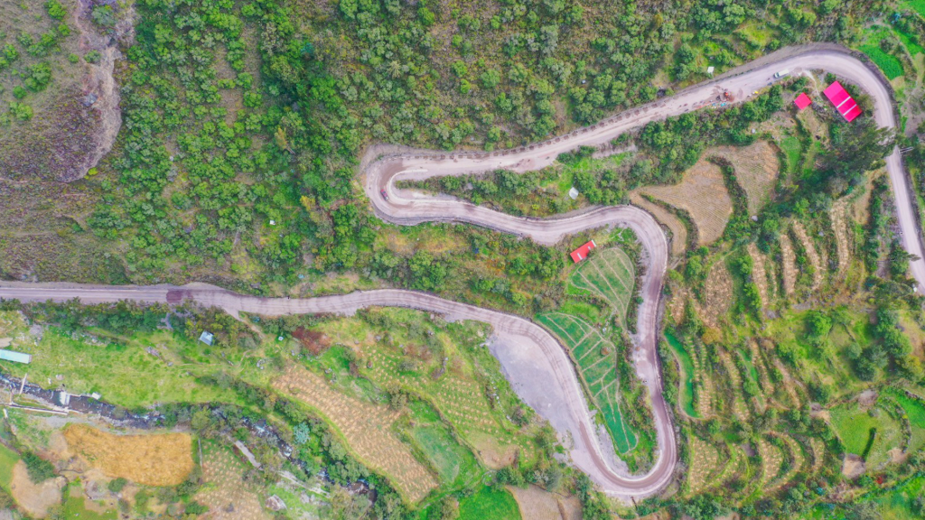 avance de mas del 82% en mejoramiento vial hacia el centro arqueologico de Pumamarca